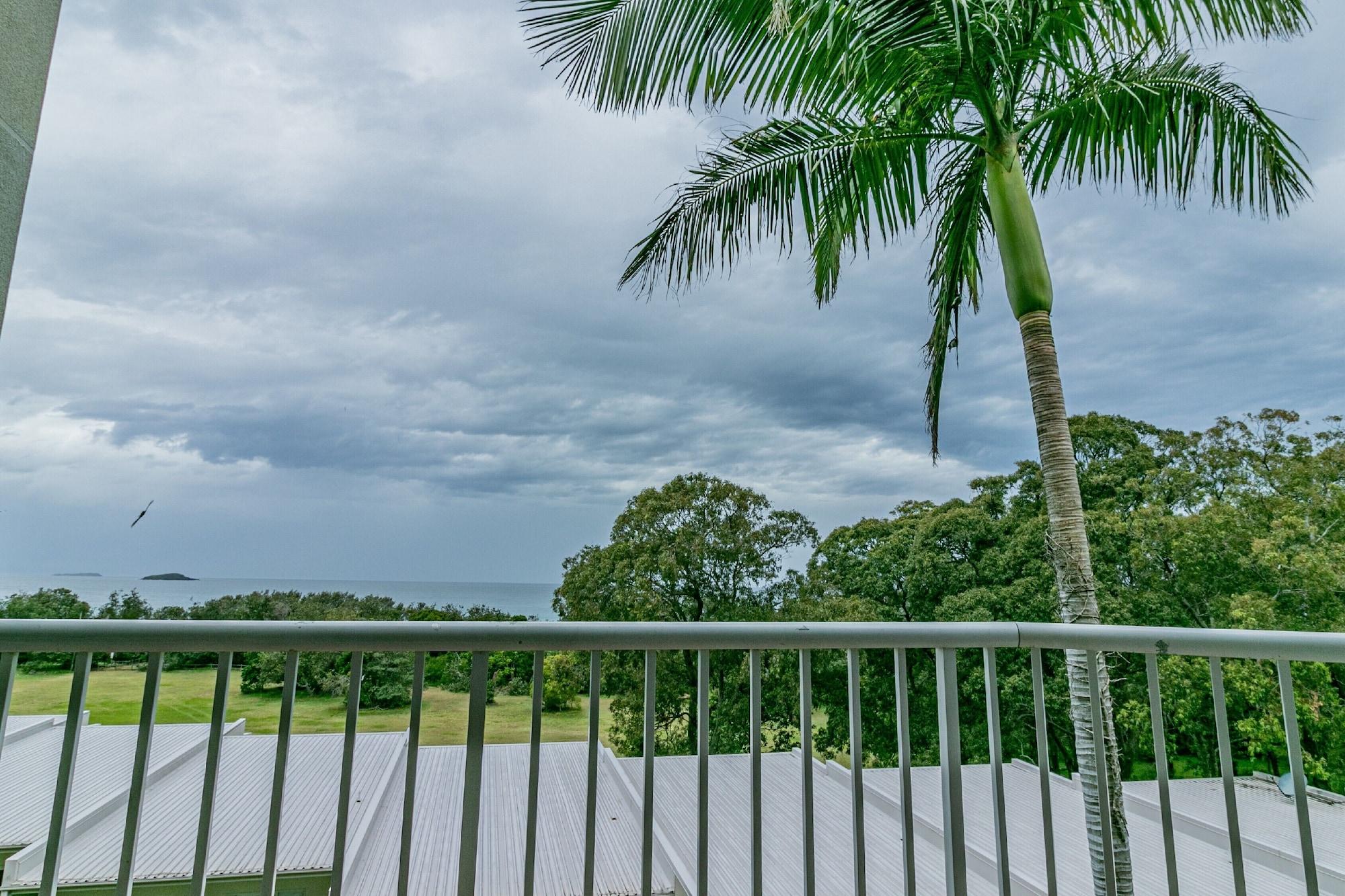 Resort Absolute Beachfront Opal Cove Korora