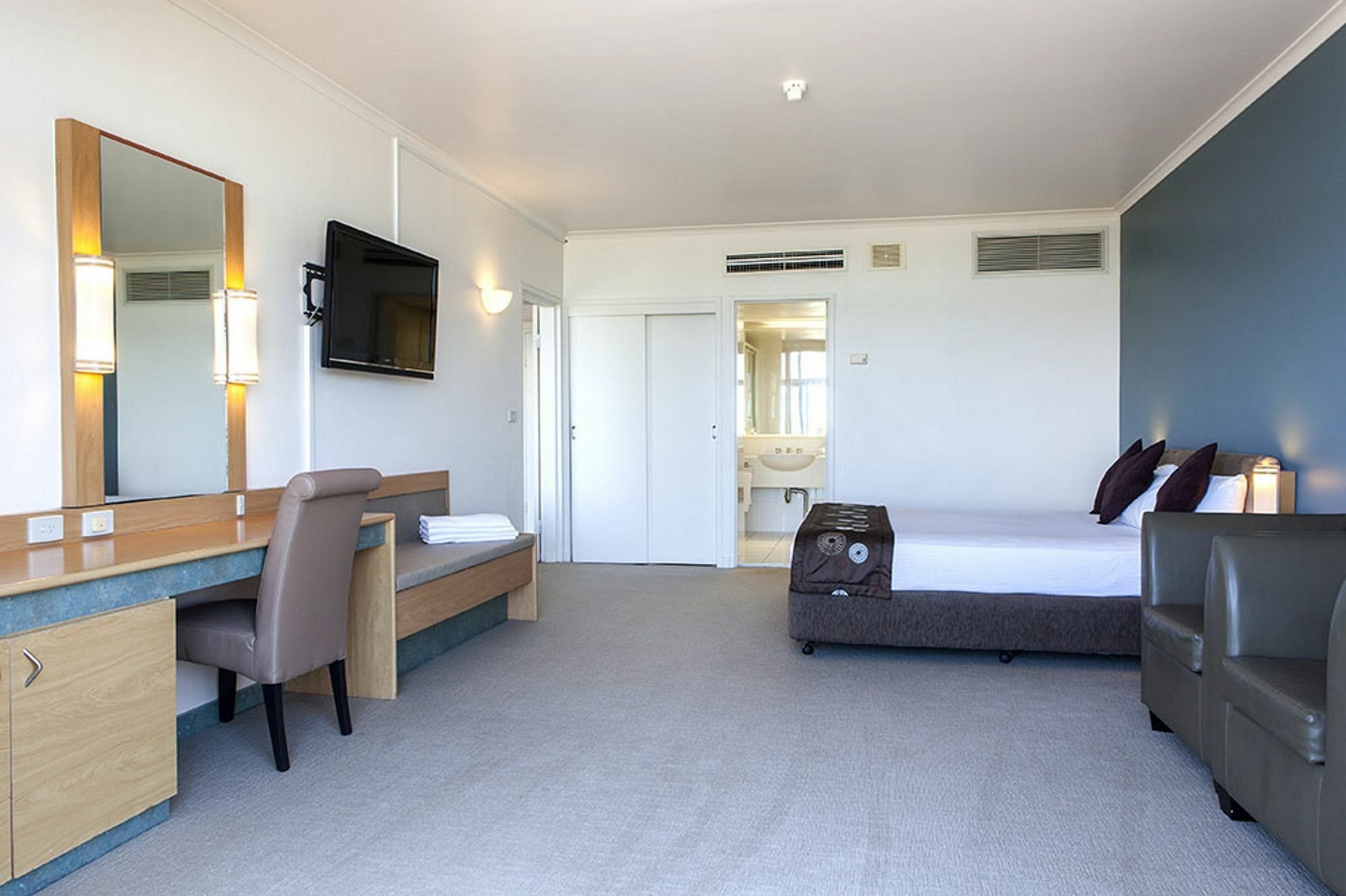 Absolute Beachfront Opal Cove Resort