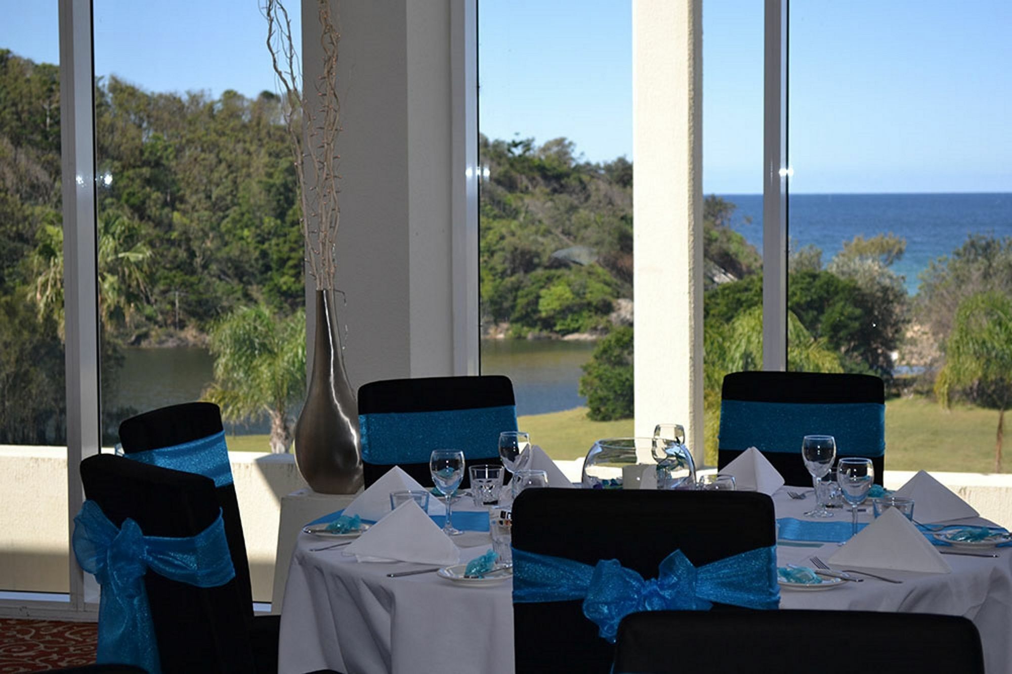 Resort Absolute Beachfront Opal Cove